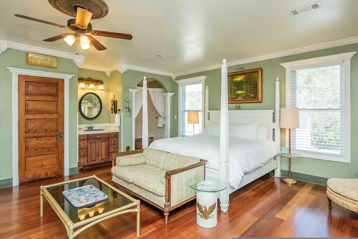 Green Serene Suite